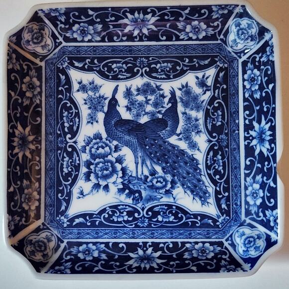 Vintage 1980s Japanese-Style Porcelain Peacock Dish – Collectible Blue & White - Picture 2 of 9